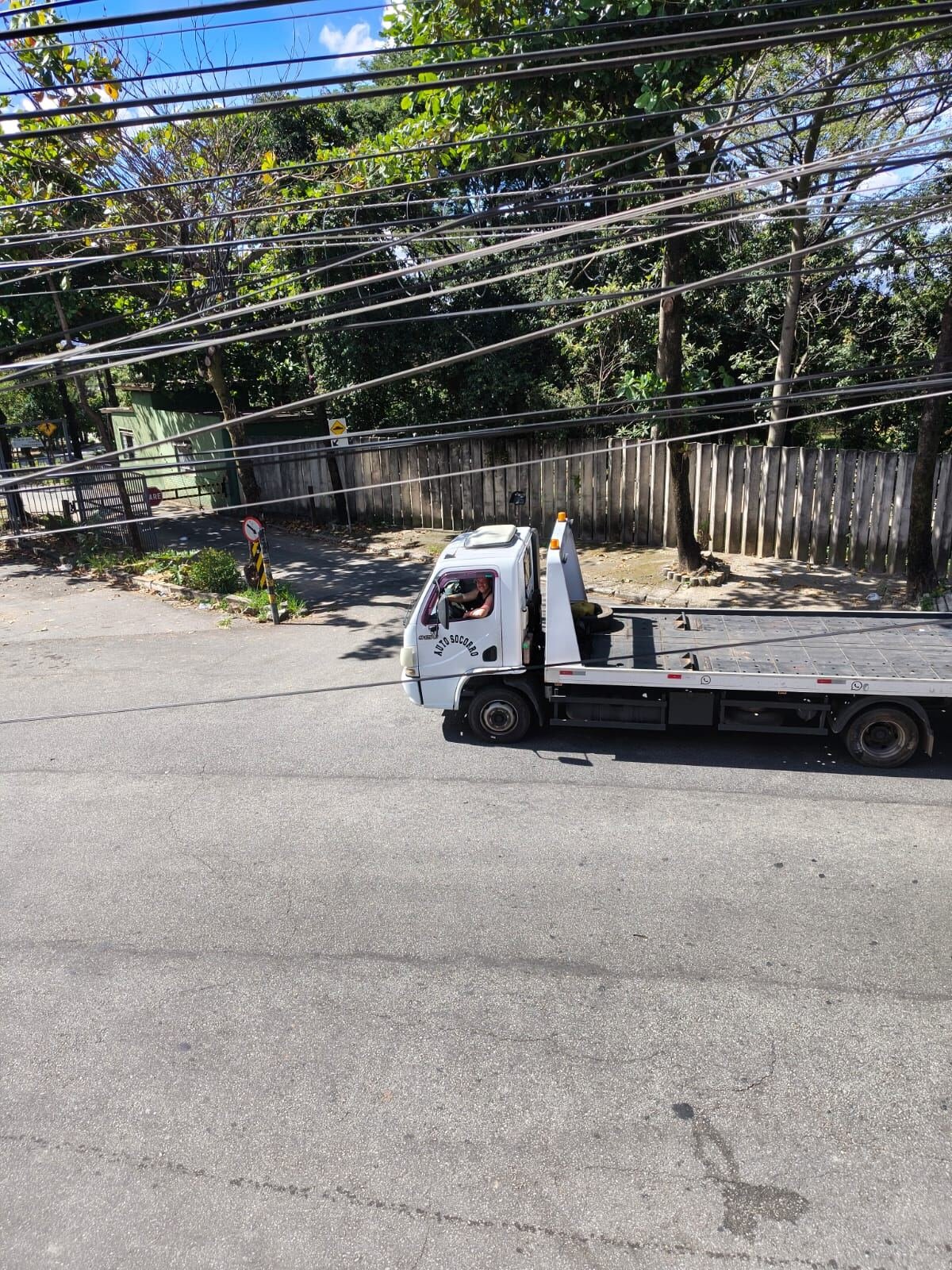 Guincho RCA em deslocamento pela cidade