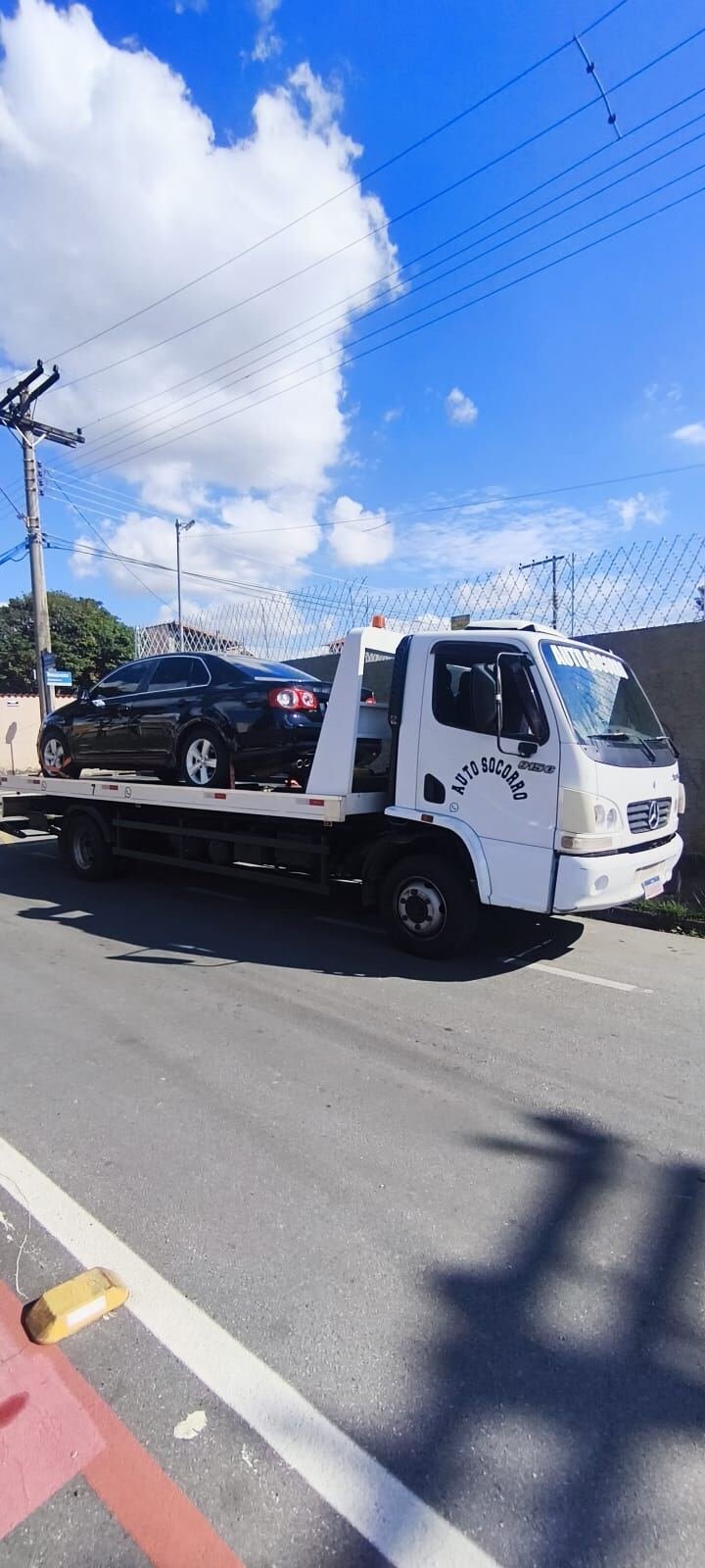 Guincho RCA transportando veículo